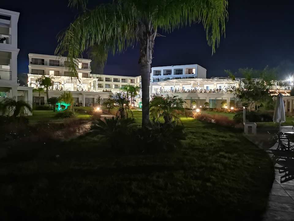 Gartenanlage Asterias Beach Resort