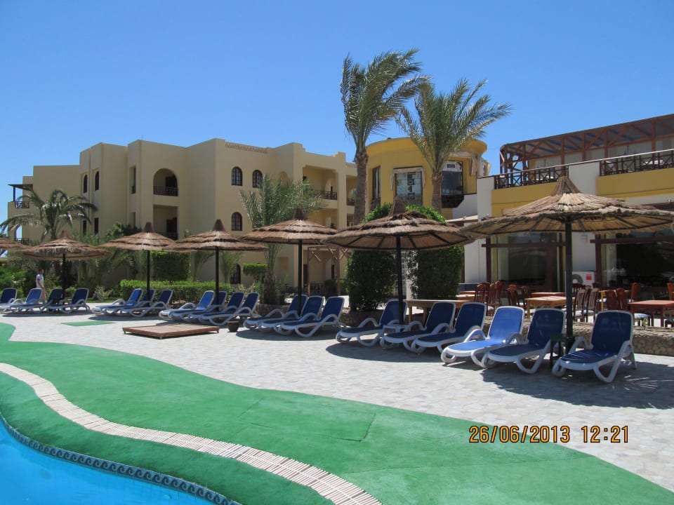 Территория отеля Panorama Bungalows Resort El Gouna