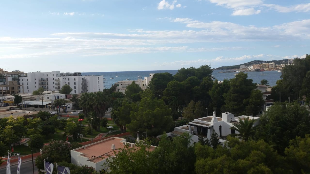 Blick von der Dachterasse azuLine Hotel Bergantin