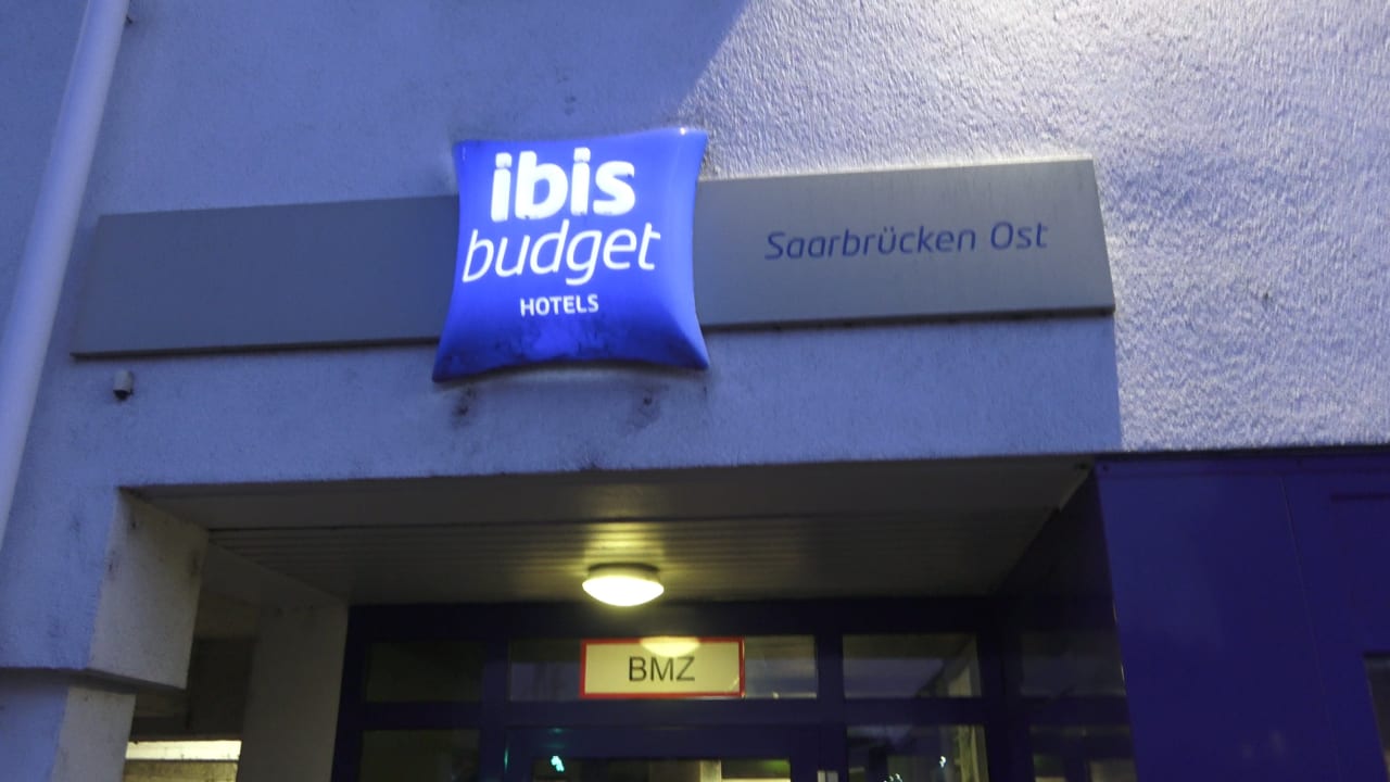 Lobby ibis budget Hotel Saarbrücken Ost