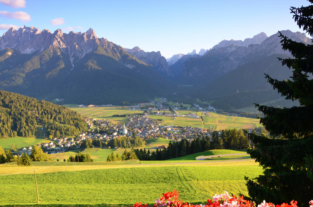 Blick vom Jörgerhof auf Toblach Gasthof Jörgerhof