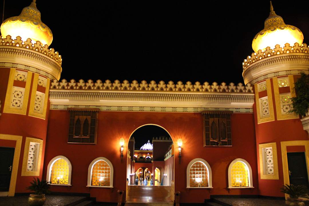 Вход в отель Pickalbatros Alf Leila Wa Leila Resort - Neverland Hurghada