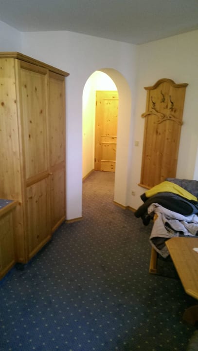 Vom Bett richtung Eingang Hotel Maria Gern