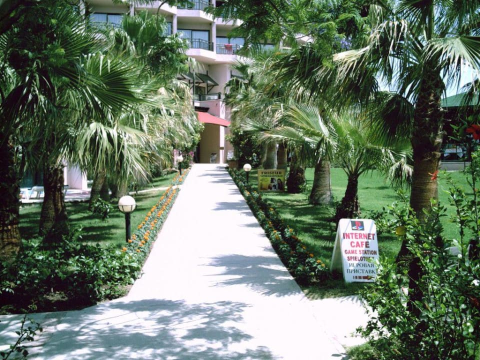 Garten Justiniano Park Conti