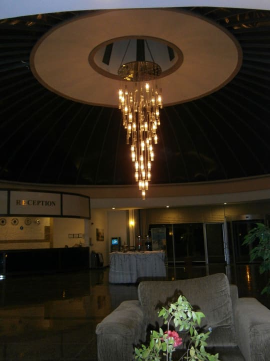 Abendstimmung in der Lobby Cenger Beach Resort & Spa