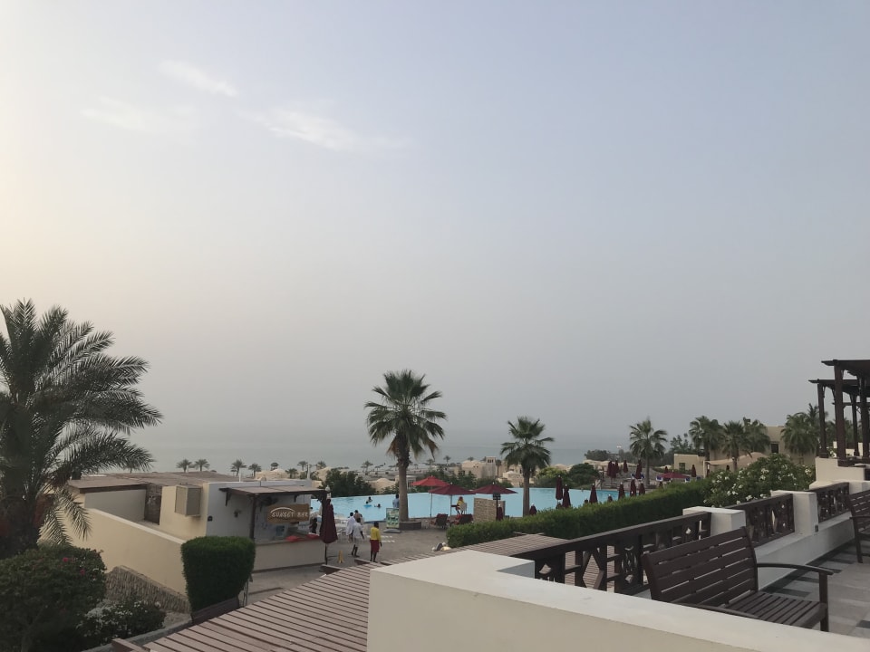 Pool The Cove Rotana Resort