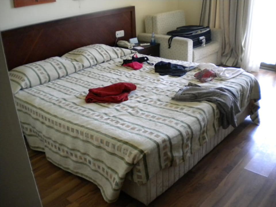 Unser Zimmer Falcon Hotel