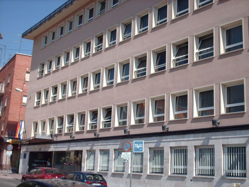 Aussenansicht des Tryp Infanta Mercedes Hotel Infanta Mercedes