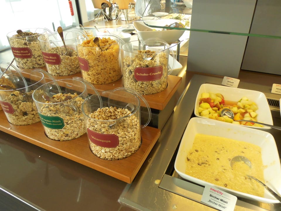 Frühstück IntercityHotel Berlin Hauptbahnhof