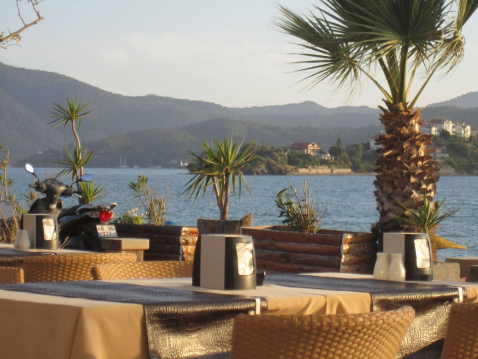 Morgens Blick von der Frühstücksterrasse Makri Beach Hotel