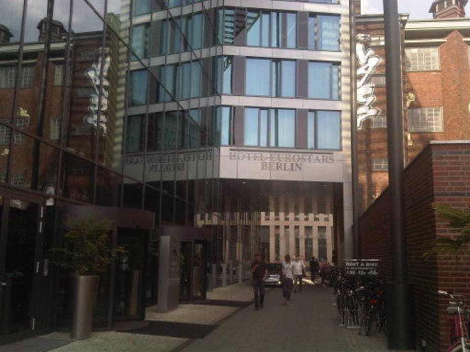 Zugang von der Friedrichstraße Eurostars Berlin