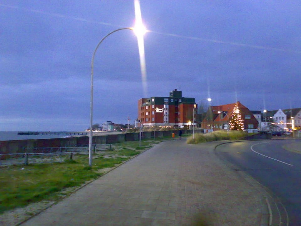 Direkt am Hafen Strandhotel