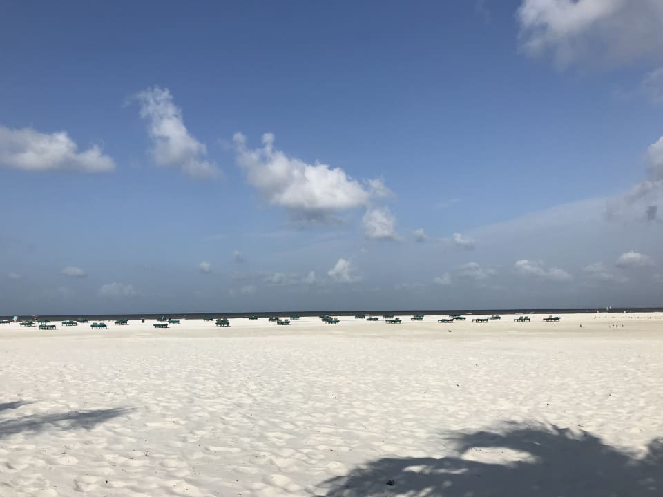 Strand Hotel Outrigger Beach Resort