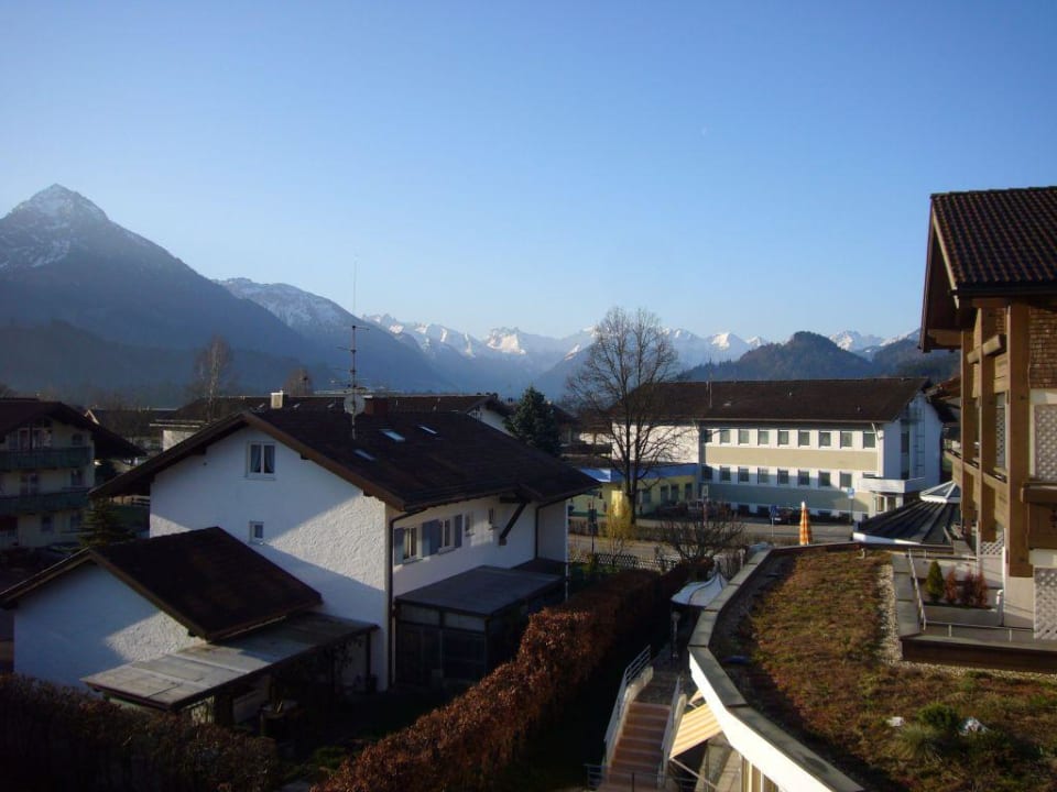 Blick auf die Berge vom Balkon unseres Zimmers ... Hotel Rosenstock