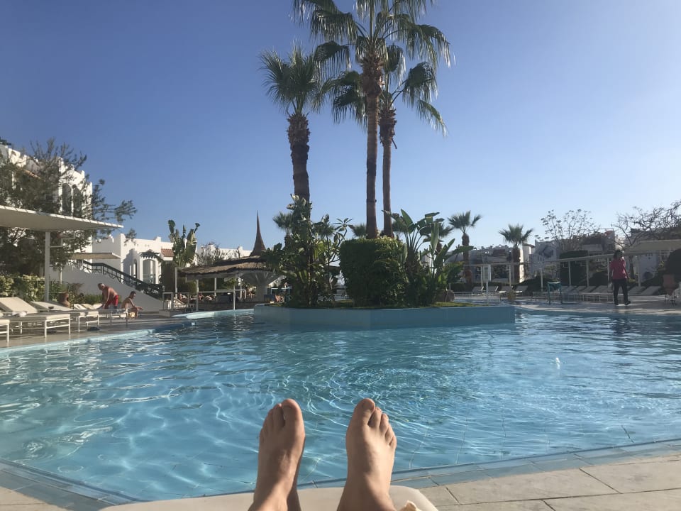 Pool JAZ Neo Naama Bay