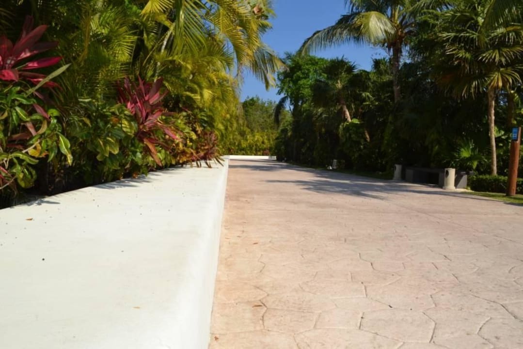 Hauptweg BlueBay Grand Esmeralda