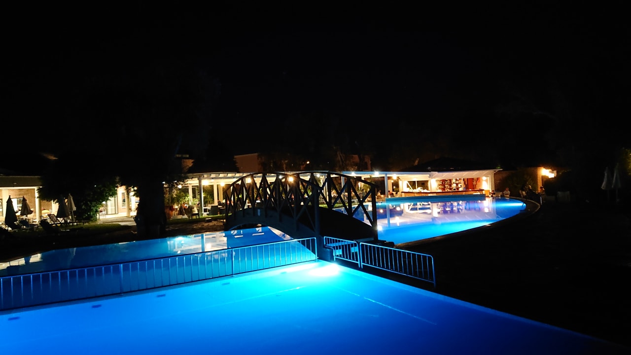 Pool Sentido Apollo Palace