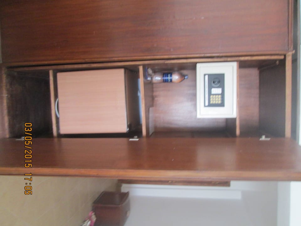 Уютный шкаф Marlin Inn Azur Resort