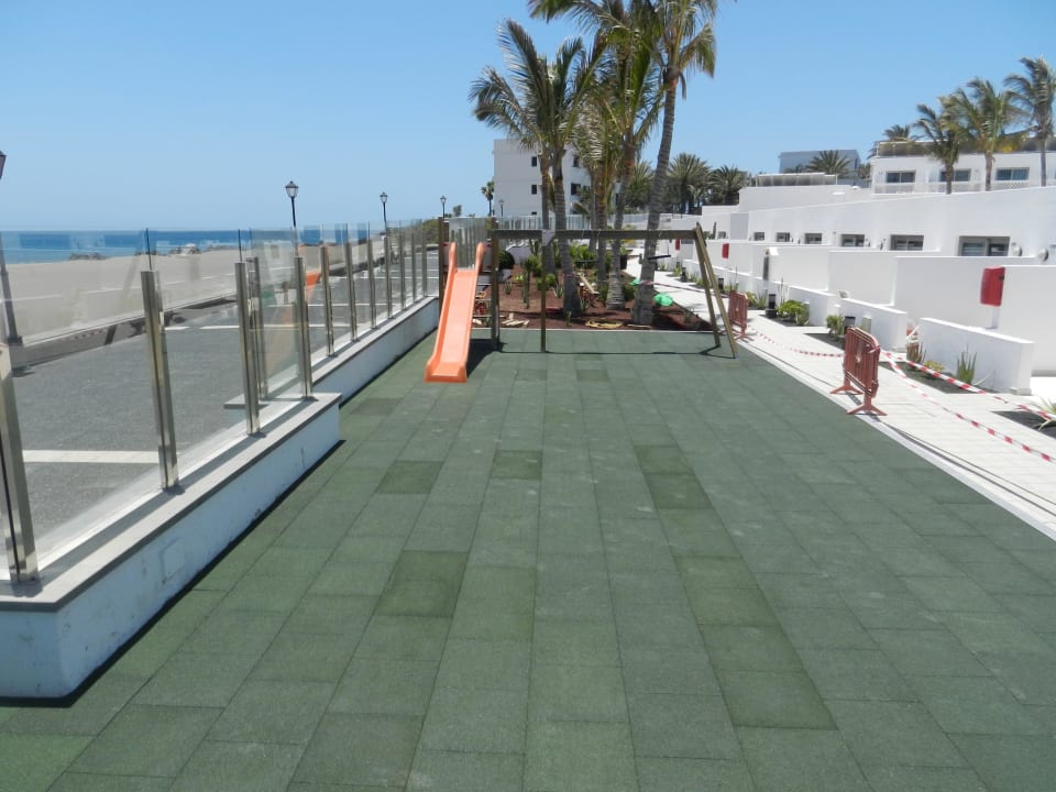 Kinderspielplatz - Baustelle Hotel Las Costas