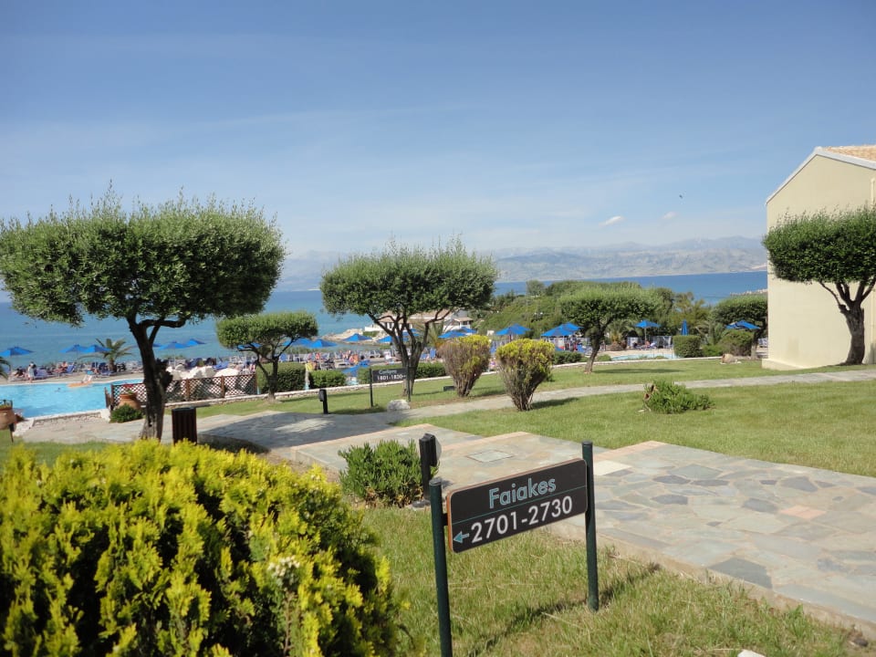 Weg zum Pool Hotel Mareblue Beach