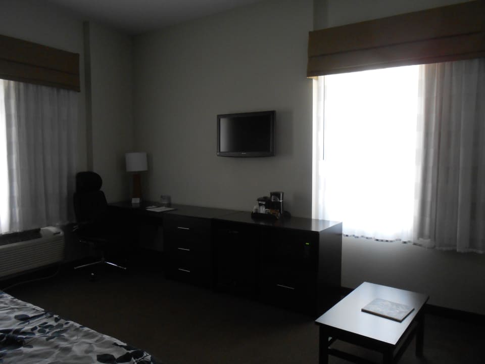 Schreibtisch mit Kühlschrank Hotel Sleep Inn & Suites Downtown Inner Harbor