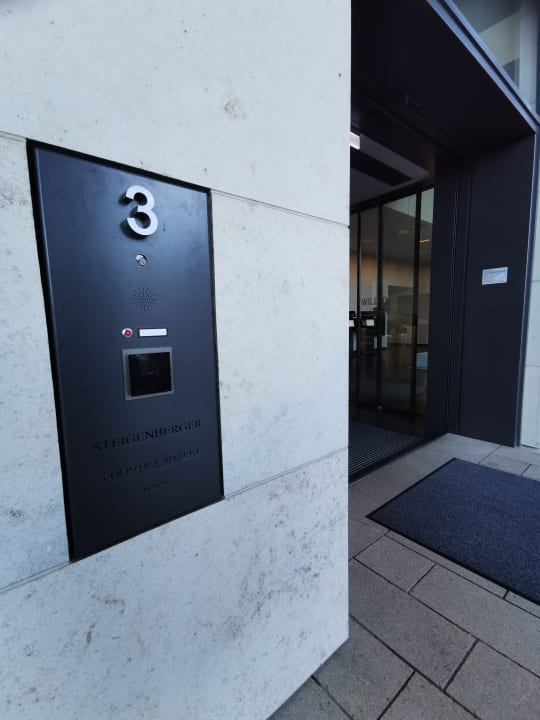 Außenansicht Steigenberger Airport Hotel Berlin