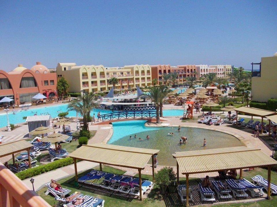 Widok z naszego pokoju Titanic Beach Spa & Aqua Park