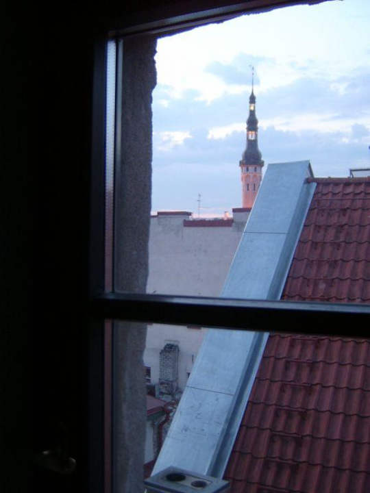 Вид из окна в корридоре Hotel Old Town Maestro's