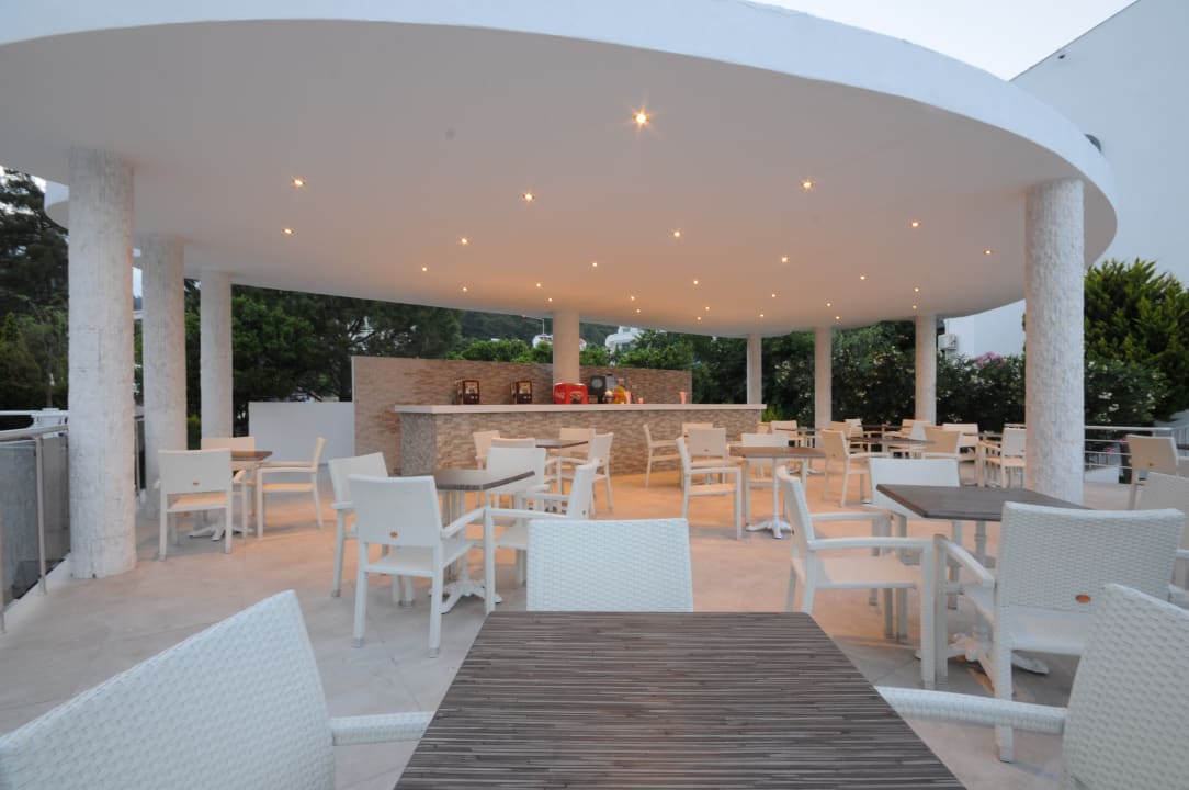 Gastro Luna Beach Deluxe Hotel