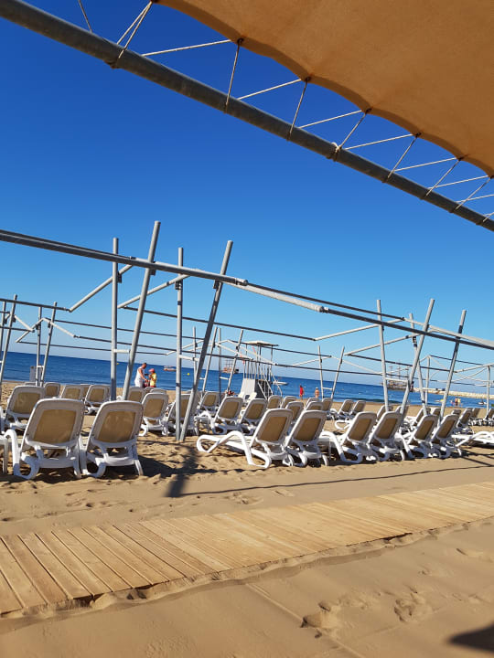 Strand Royal Taj Mahal Hotel