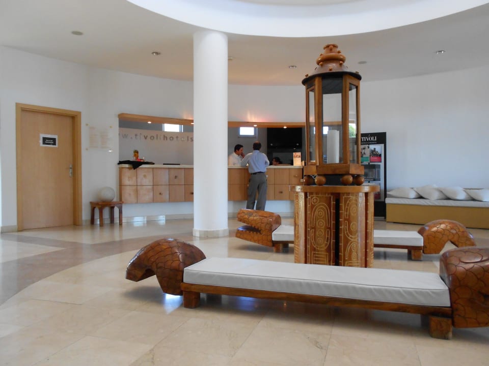 Schicker Eingangsbereich NH Marina Portimão Resort