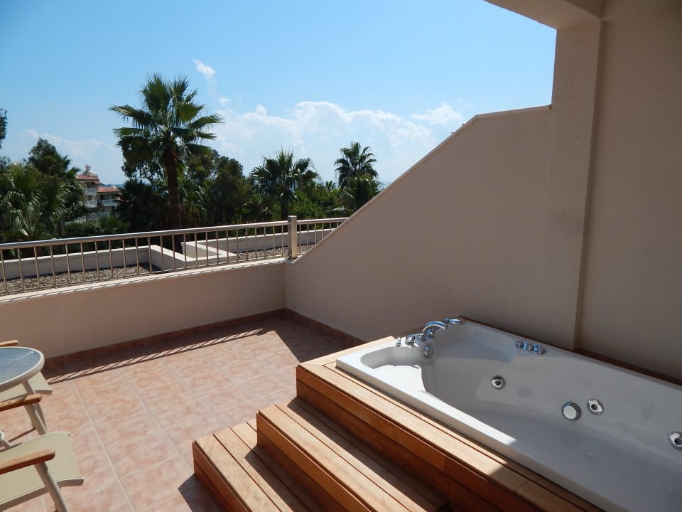 Jacuzzi Zimmer Nr. 1726 Barut Hemera