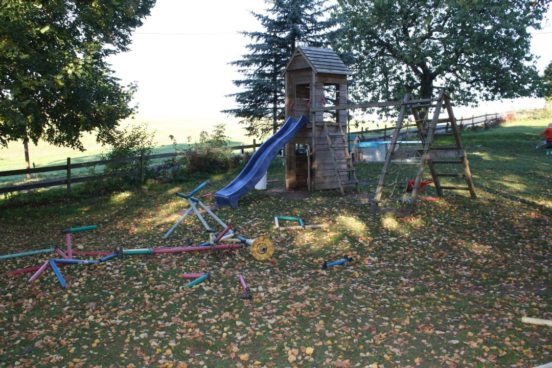Quadro Klettergeruest kaputt Burgbauernhof Katzenstein