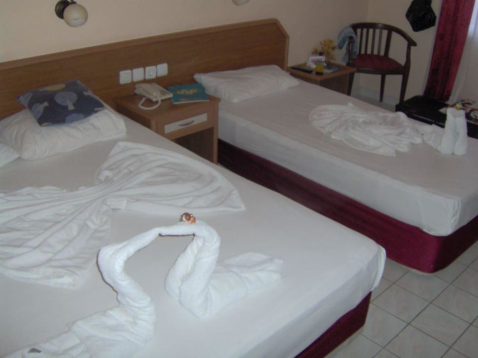 betten wurden mit liebe gemacht Acar Hotel