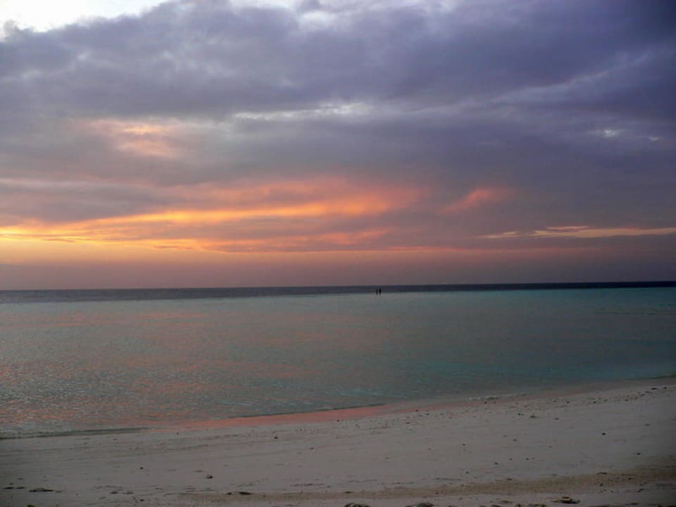 Sonnenuntergang Veligandu Maldives Resort Island