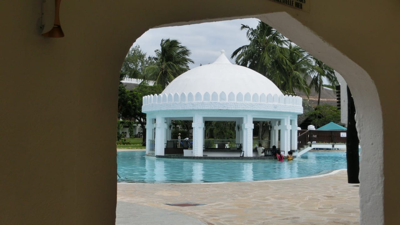 Pool Hotel Southern Palms Beach Resort