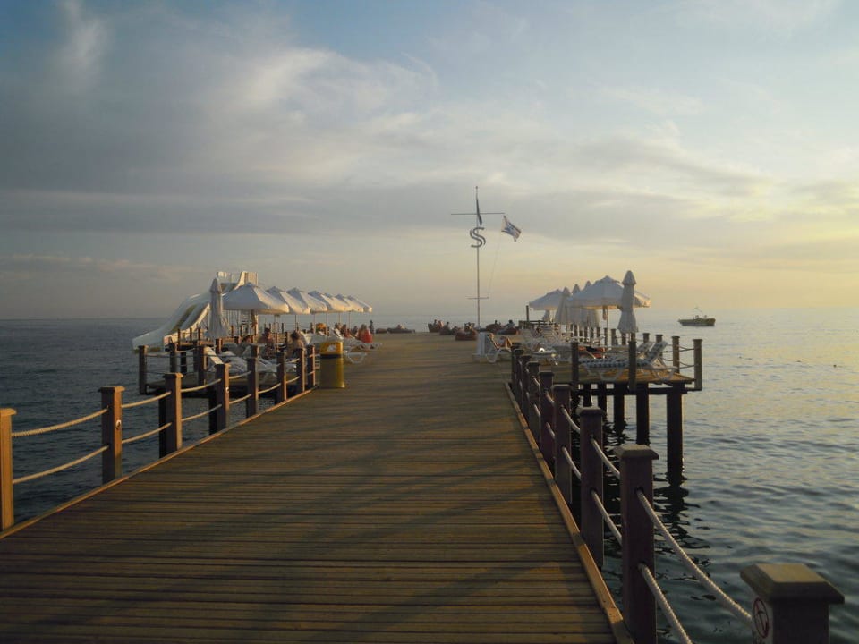 Das Highlight - der hoteleigene Steg Saphir Hotel & Villas