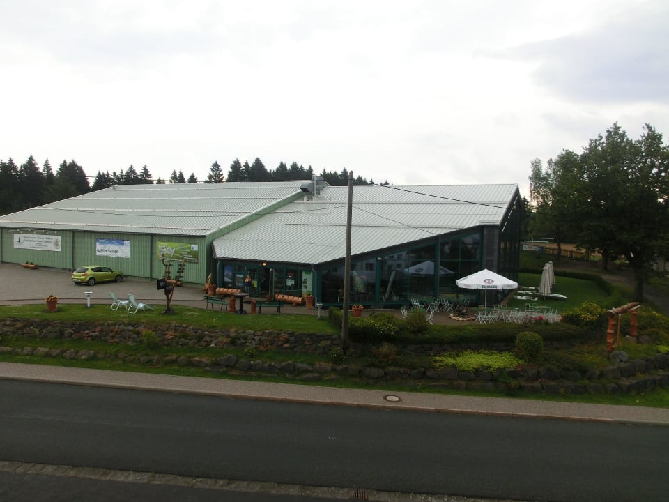 Schwimmhalle gegenüber Werrapark Resort Hotel Heubacher Höhe