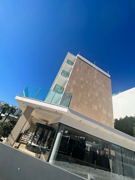 Außenansicht Hotel Luxor