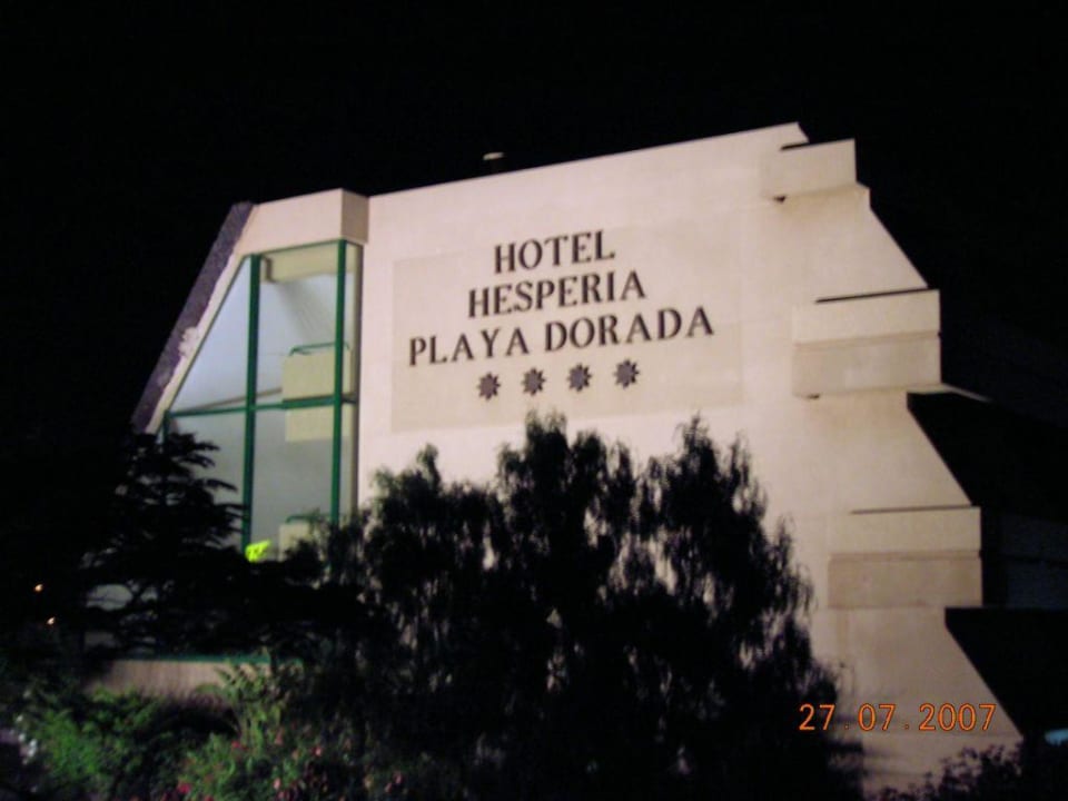 Hotel bei Nacht Dreams Lanzarote Playa Dorada Resort & Spa