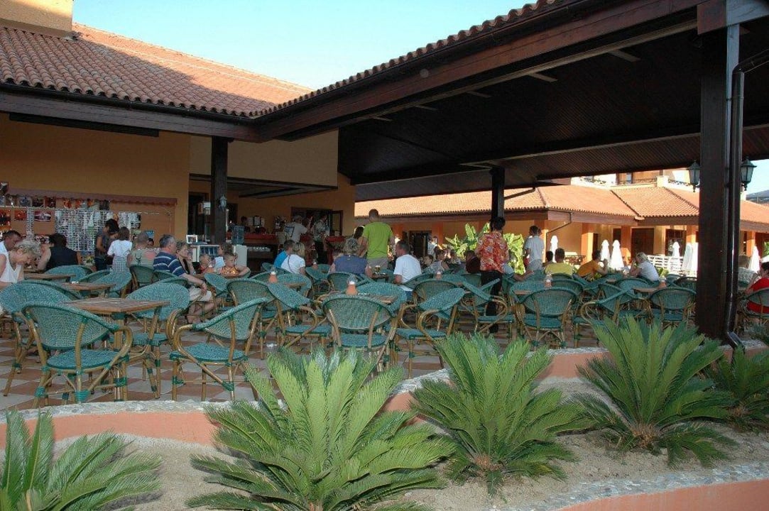 Außenterrasse  Club Grand Aqua