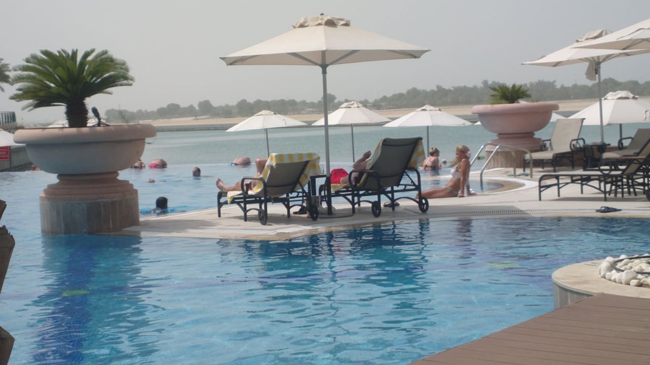 Wunderschöne Poolanlage Al Raha Beach Resort & Spa