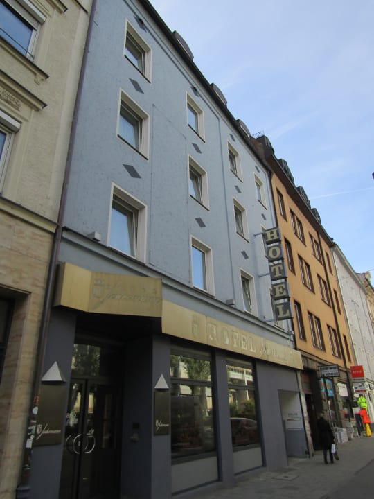 Außenansicht Hotel Jedermann
