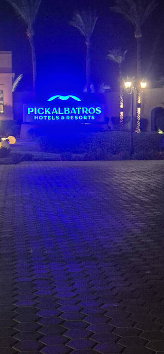 Außenansicht Pickalbatros Palace Hotel-Port Ghalib