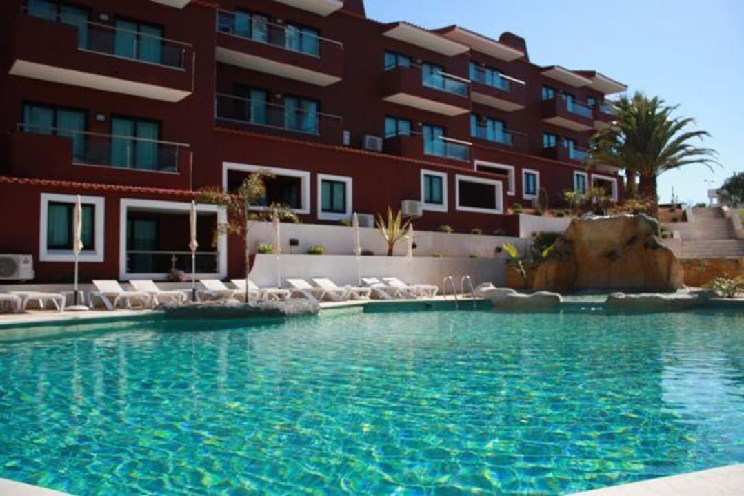 View of the apartments and sand swimming pool Topázio Vibe Beach Hotel & Apartments