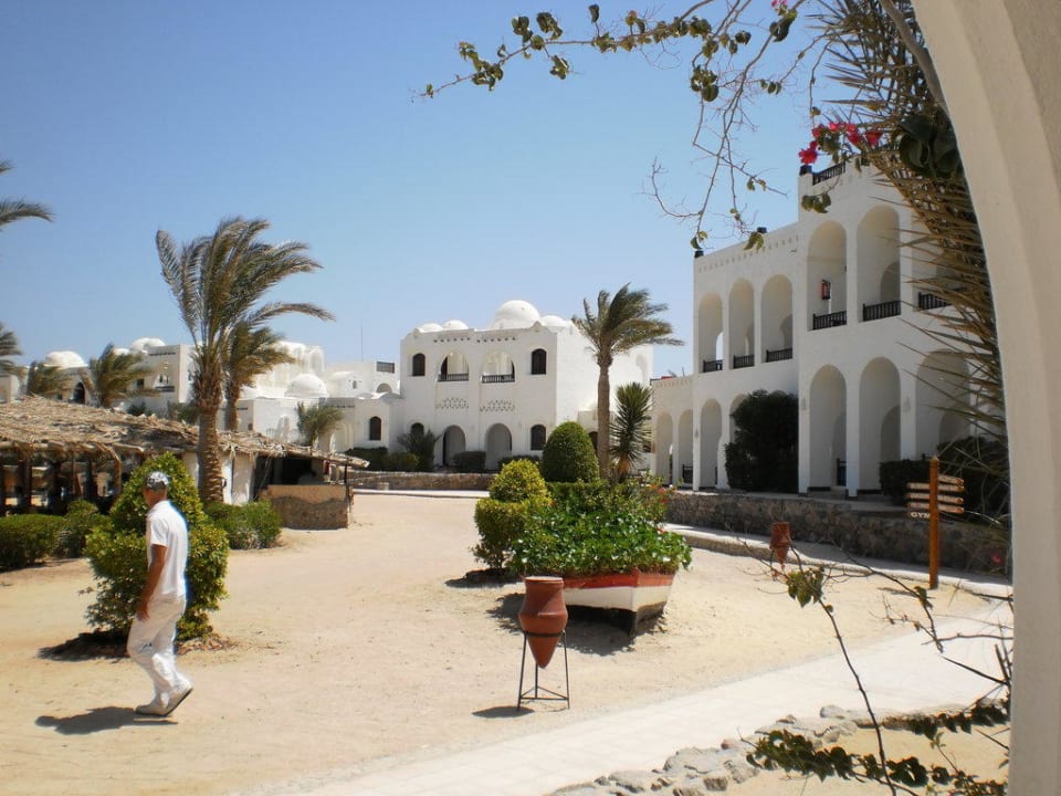 Blick zu den anderen Häusern Arabella Azur Resort