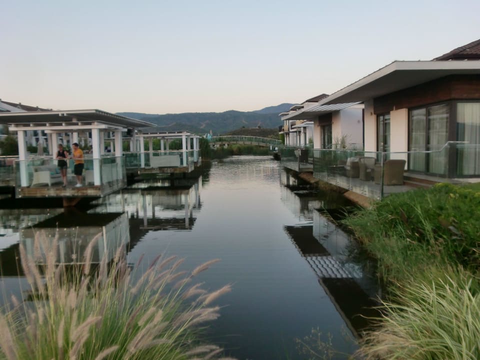 Blick auf den Teich und Bar Jiva Beach Resort