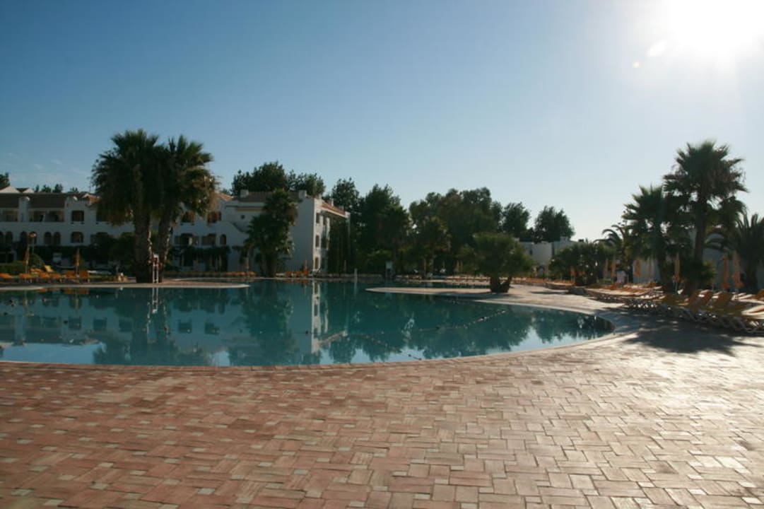 pool 2 Golden Club Cabanas