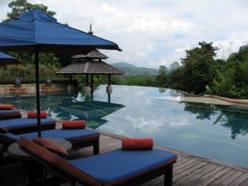 Pool Anantara Golden Triangle Elephant Camp & Resort