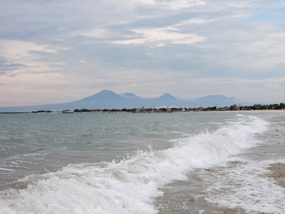 Meer und Berge  Hotel Keraton Jimbaran Resort